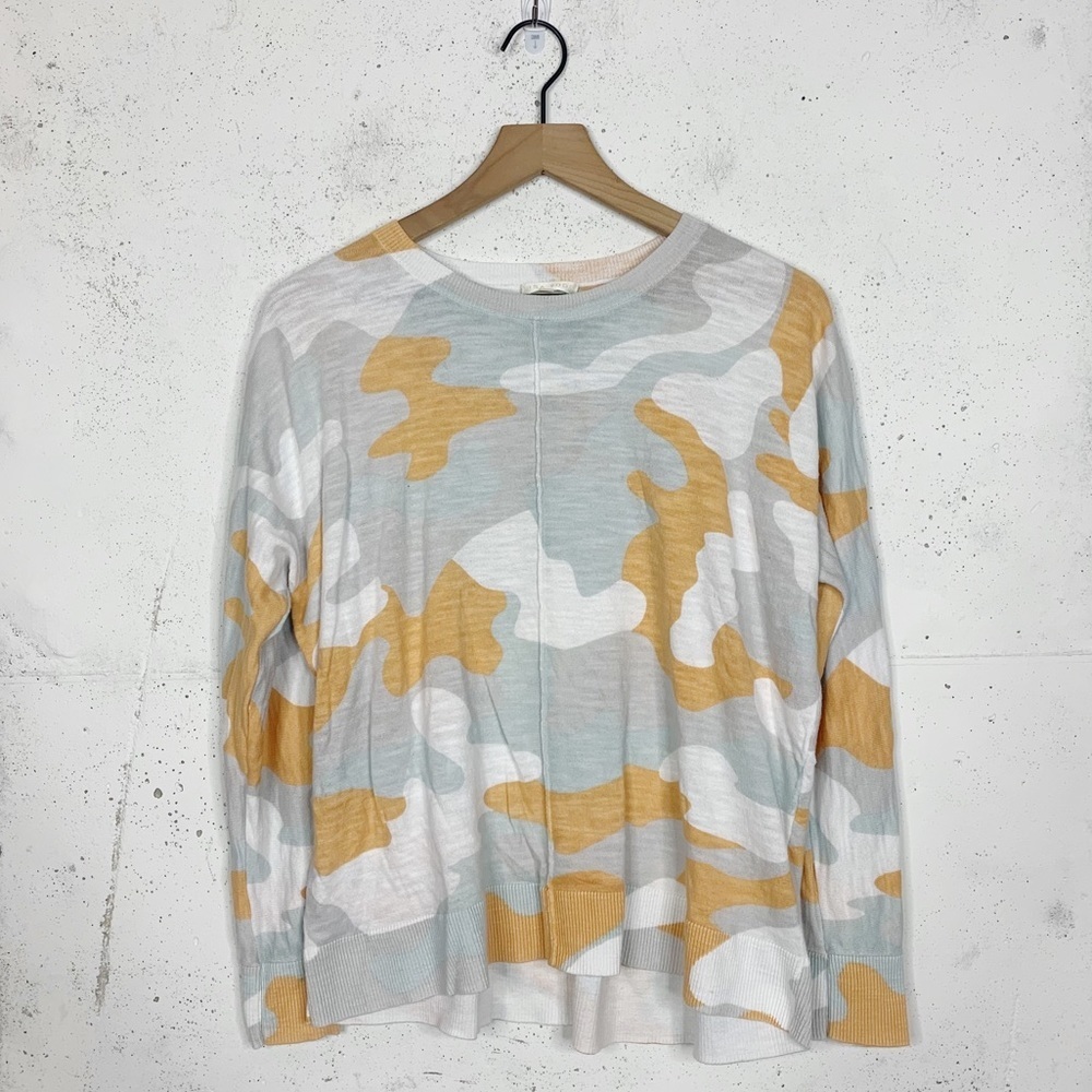 Lisa Todd Camo Split Seam Light Weight Sweater Size Medium